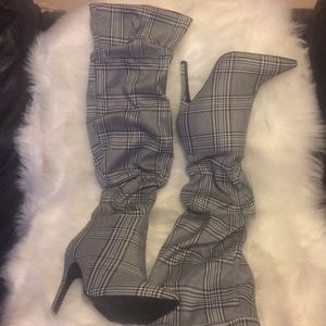 Long boots blkwht higth heels size 5.5